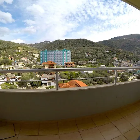 Apartament Tree Bedroom Lungo Mare -